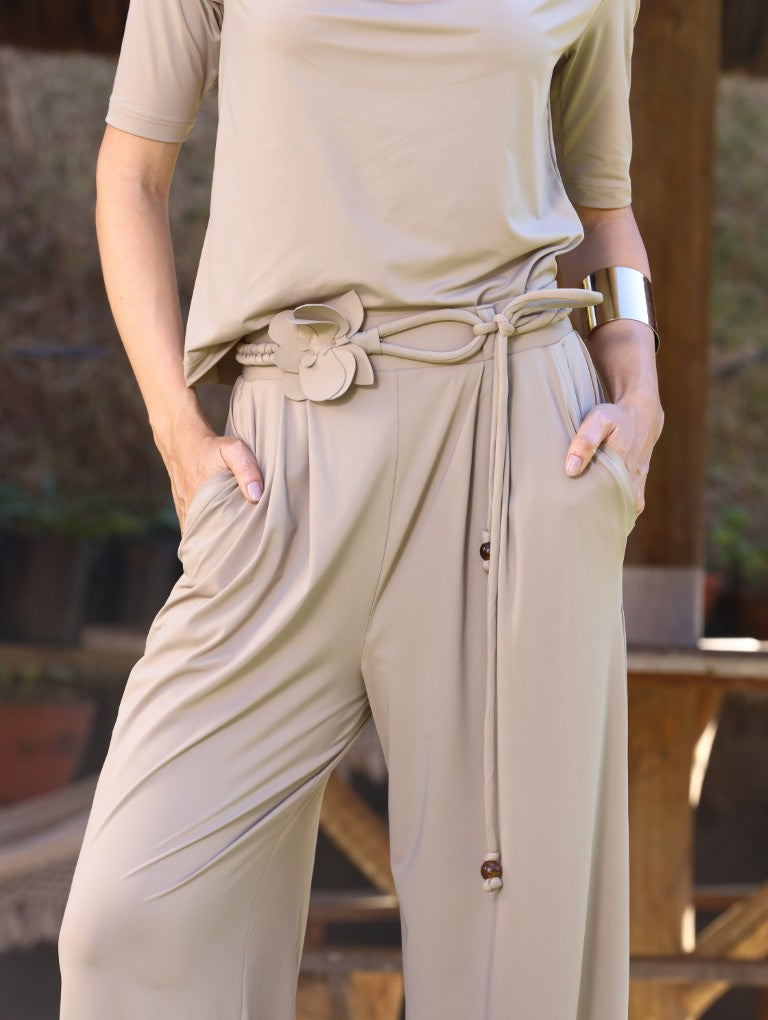 Magnolia Pants with frontal pockets